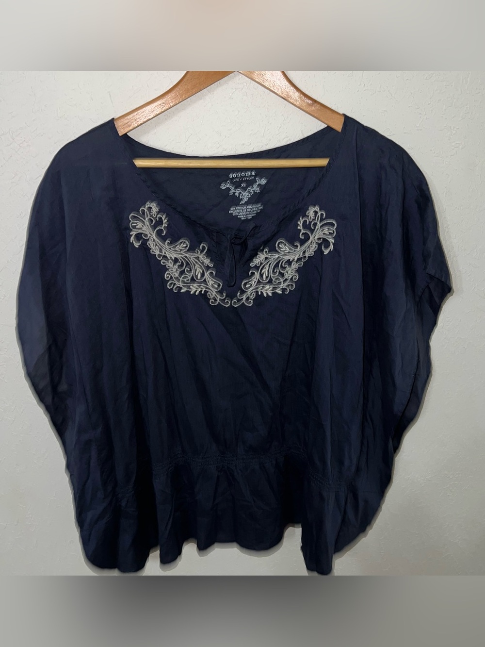 Sonoma Life + Style navy blue embroidered blouse Size XL.